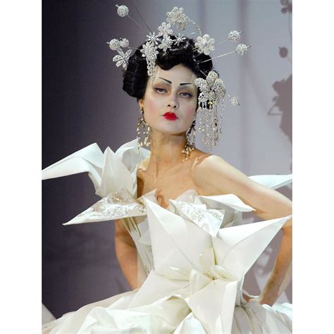 shalom harlow dior|Christian Dior Spring 2007 Couture Collection .